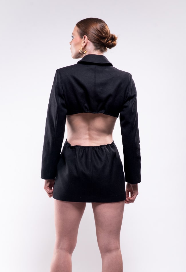 Vestido de lana abierto en espalda y costados con aletilla oculta y botones al frente - Imagen 4