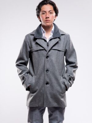 Alternative view of Abrigo con cierre y aletilla con botones