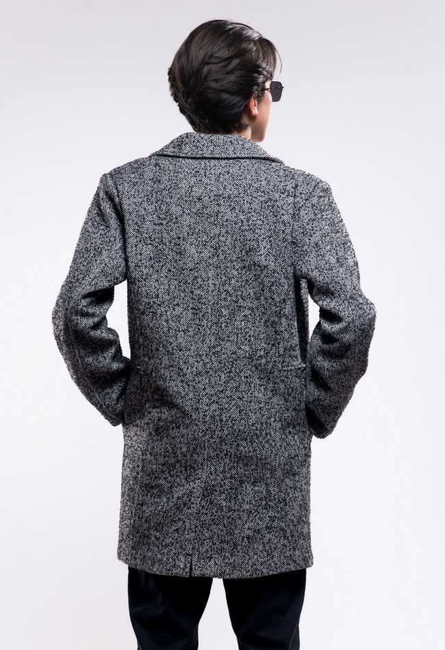 Abrigo de lana con solapa y botones al frente - Imagen 4