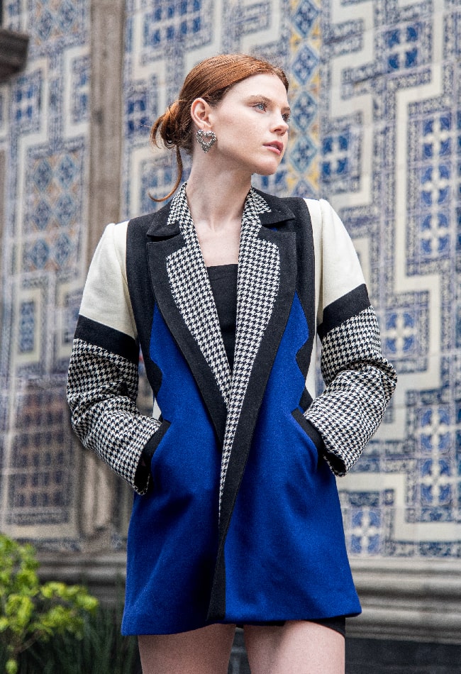 Abrigo de lana largo a la cadera